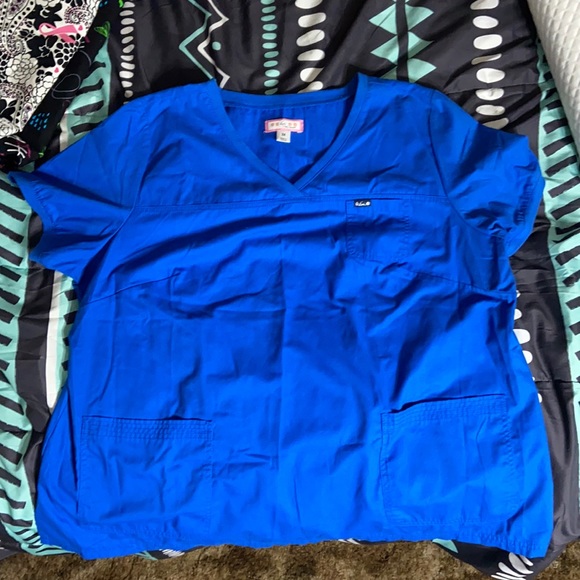 Scrub top